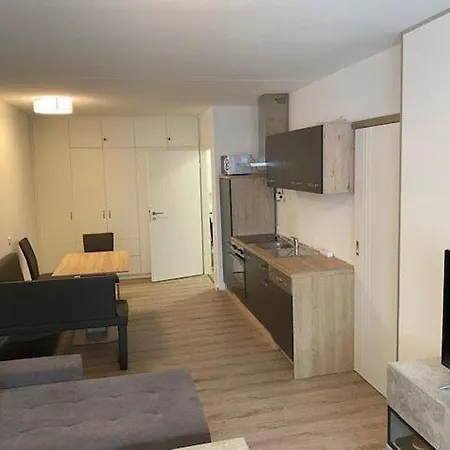 3 502 Γκόσλαρ