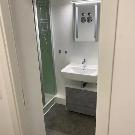 3 502 * Γκόσλαρ